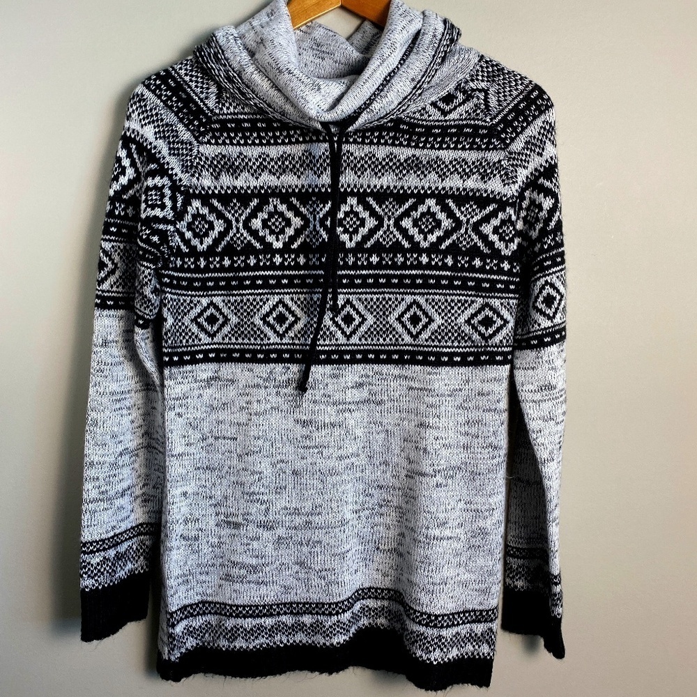 GUILTY Women's Gray/Black Nordic Acrylic Long Sleeve‎ Lightweight Sweater Medium